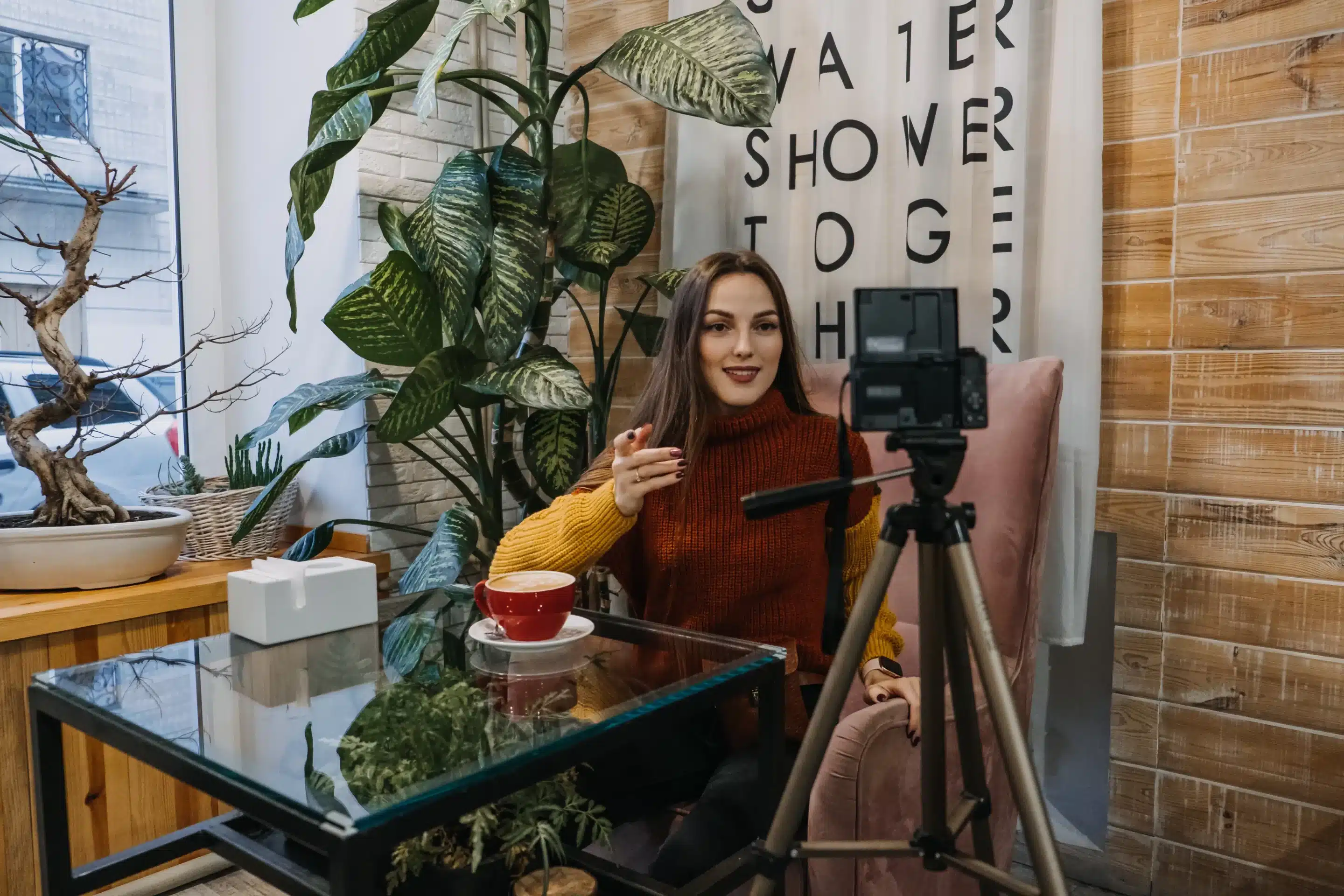 influenceri-marketing-crestedigital-stock