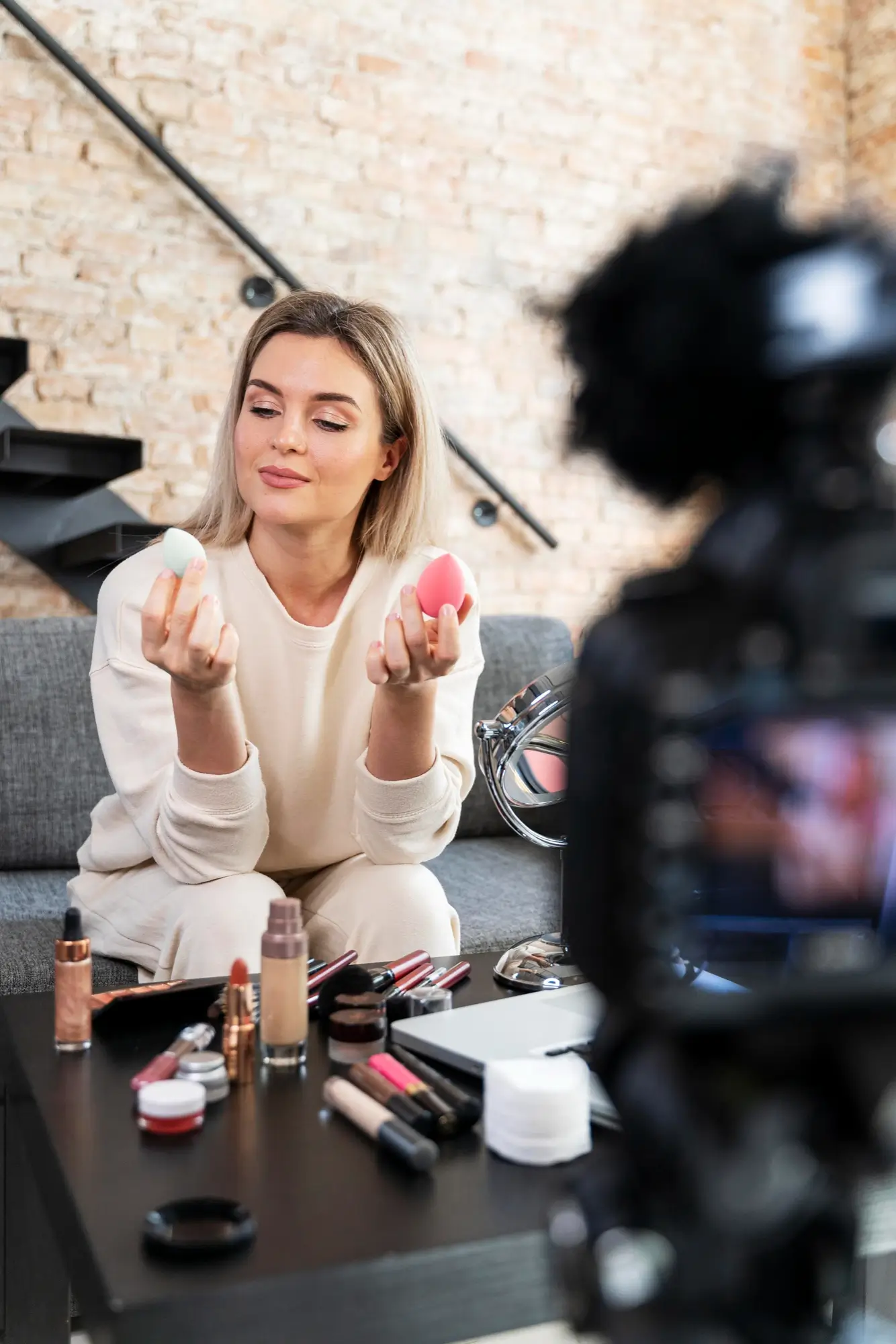 influenceri-marketing-products-crestedigital-stock